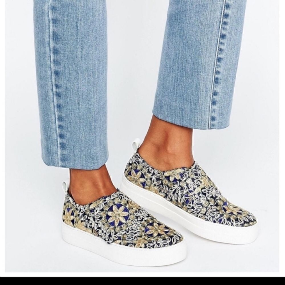 E8 by Miista Reanna embroidered sneaker size 38
